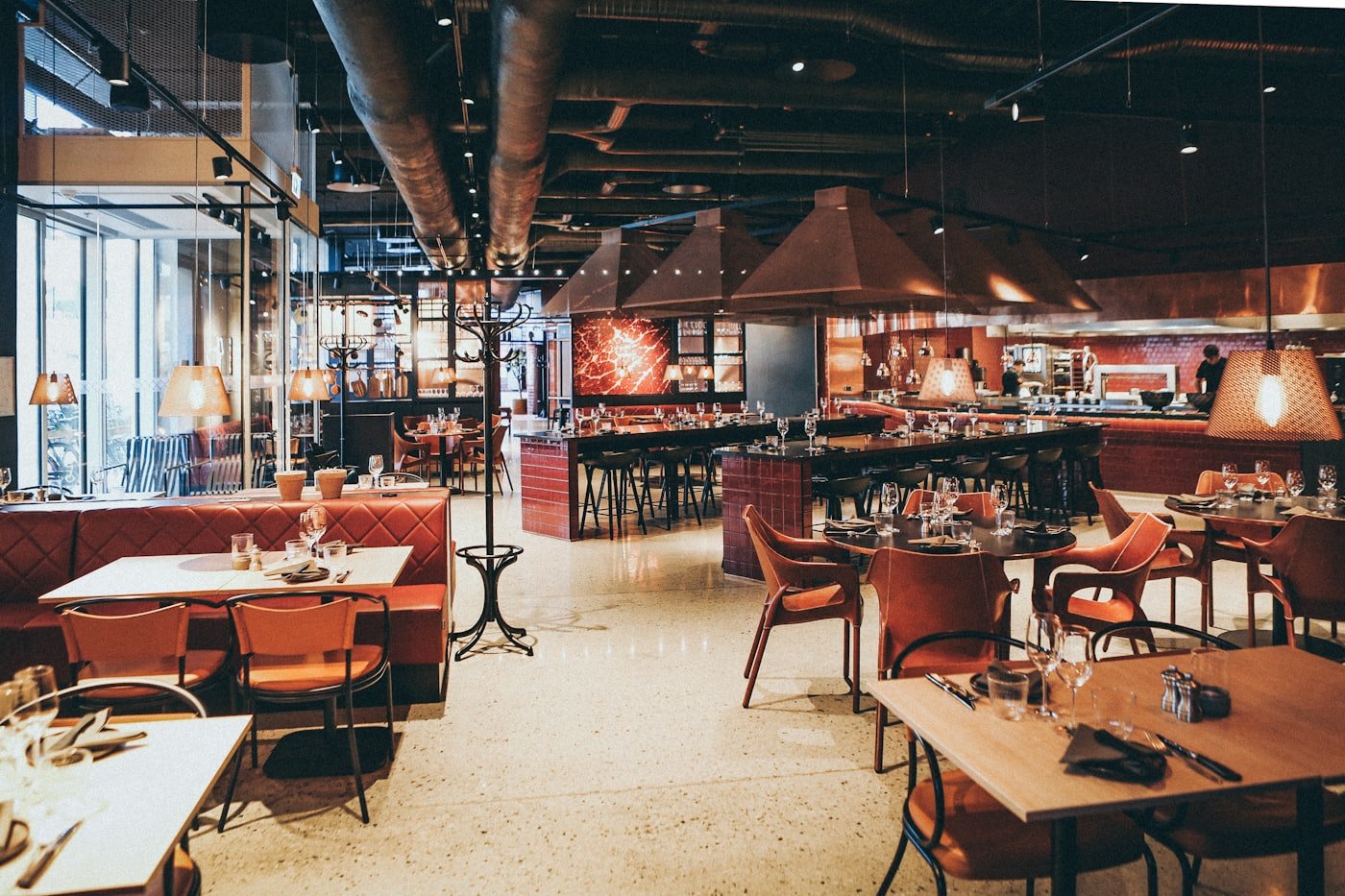 Salón de Casa Tinto a la luz de las velas